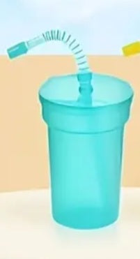 Kids 7oz plastic cups w/straw
