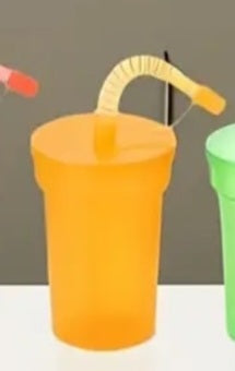 Kids 7oz plastic cups w/straw