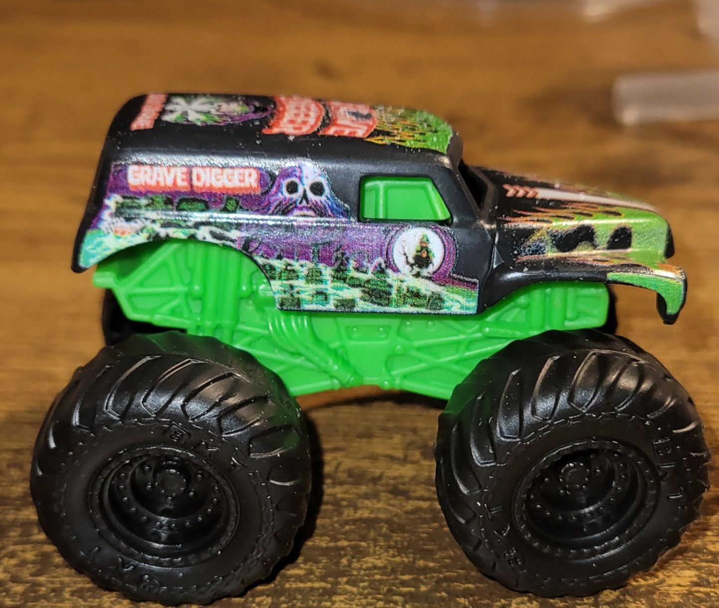 Monster truck beaded pens