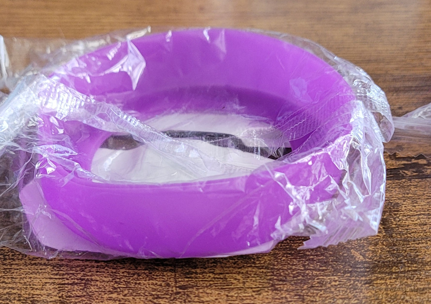 Silicone bottoms with pom poms for cups